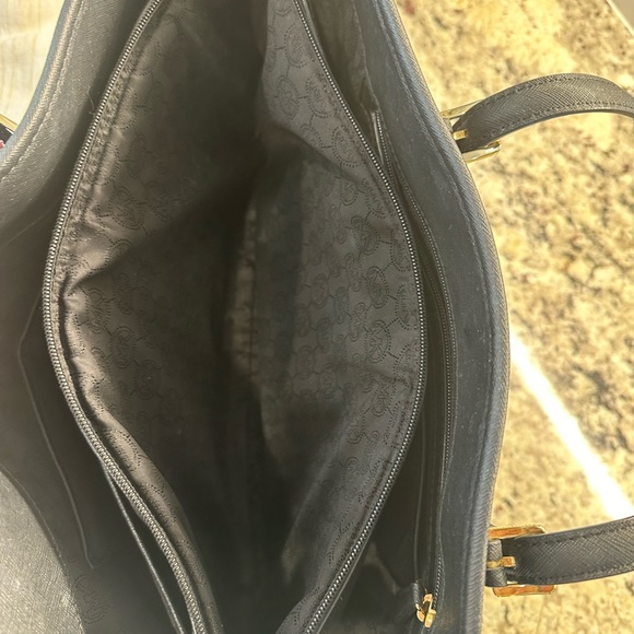 Large Black, Michael Kors Charlotte bag - Picture 8 of 11